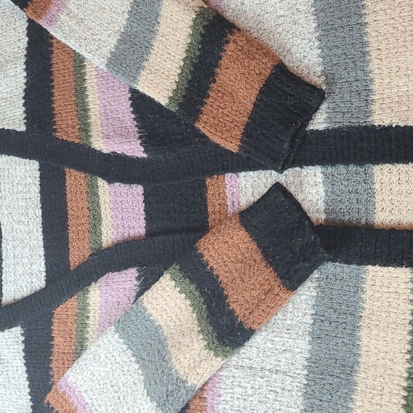 BKE Cardigan - Picture 11 of 12